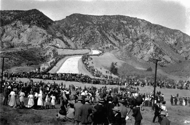 The crowds begin to disburse after experiencing one of the most important historical events in the history of Los Angeles.