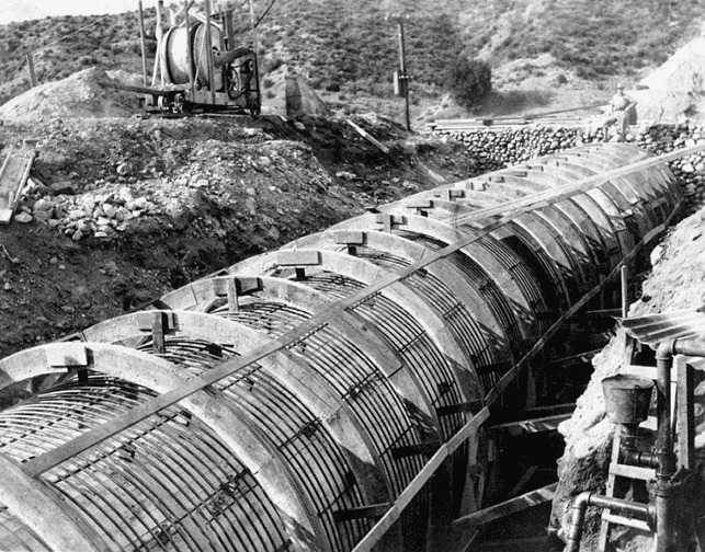 (1909)^ – View showing Whitney siphon for the L.A. Aqueduct under construction.